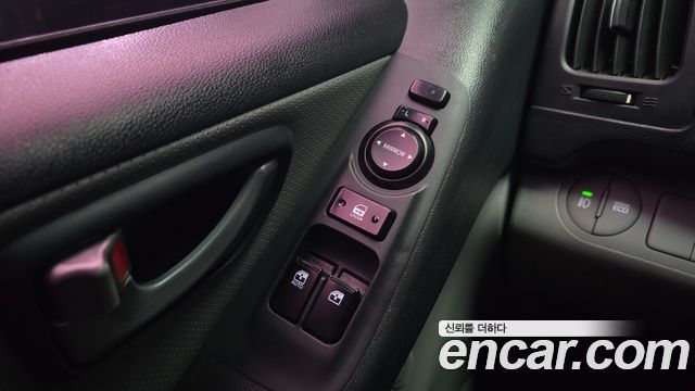 Hyundai Starex 2017 — photo 23