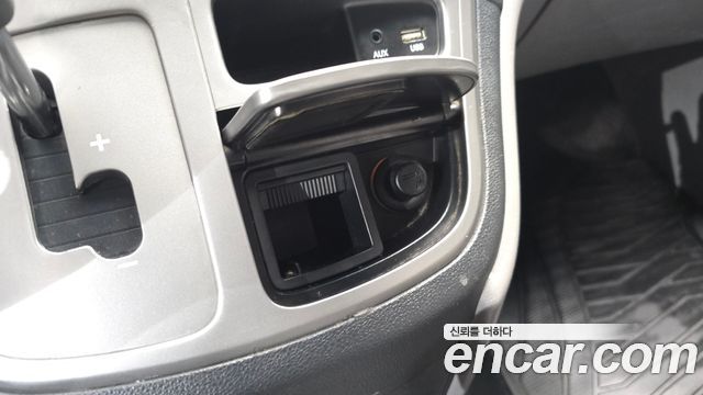 Hyundai Starex 2017 — photo 31