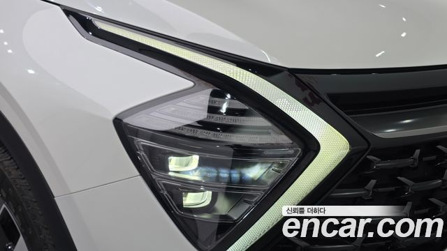 Kia Sportage 2023 — photo 8