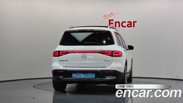 Mercedes-Benz EQB 2023 — photo 4