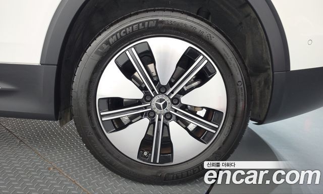 Mercedes-Benz EQB 2023 — photo 7