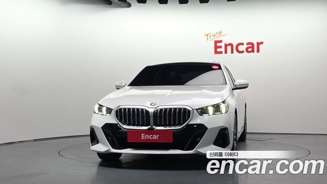 BMW 5-Series 2026 — photo 3
