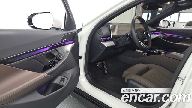 BMW 5-Series 2026 — photo 10