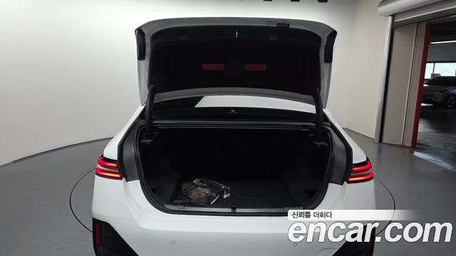 BMW 5-Series 2026 — photo 20