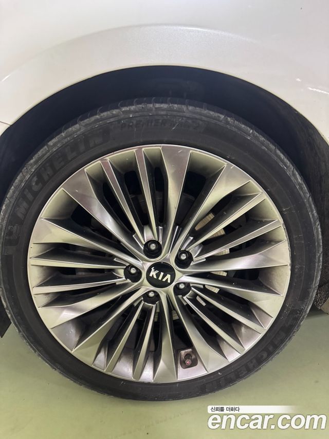 Kia K7 2017 — photo 13