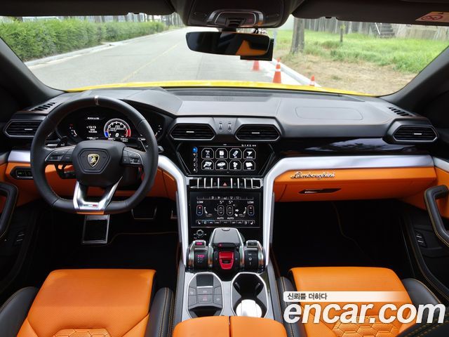 Lamborghini Urus 2020 — photo 9
