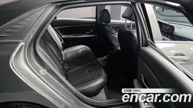 Hyundai AVANTE 2021 — photo 11