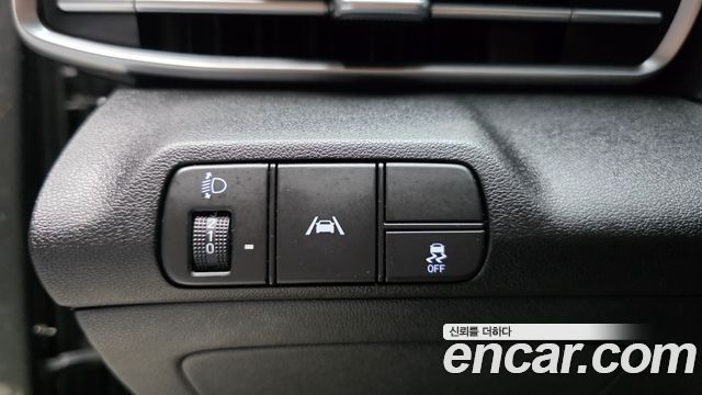 Hyundai AVANTE 2021 — photo 18