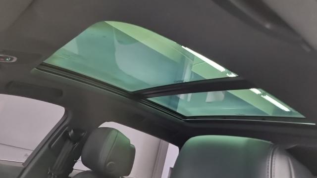 Audi e-tron 2022 — photo 15