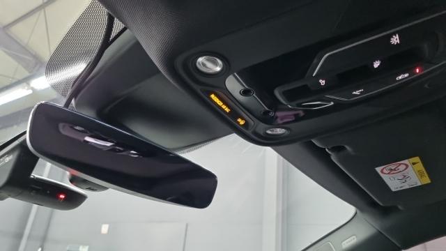 Audi e-tron 2022 — photo 17