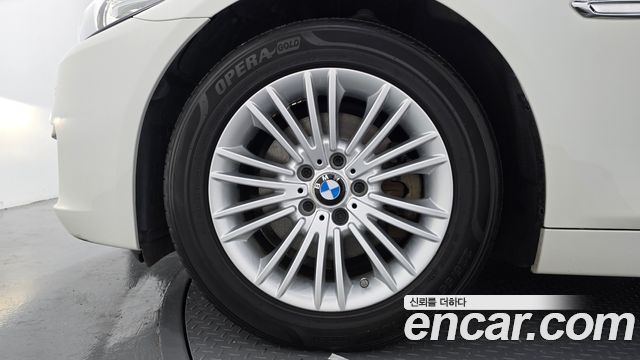 BMW 5-Series 2015 — photo 5