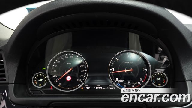 BMW 5-Series 2015 — photo 8