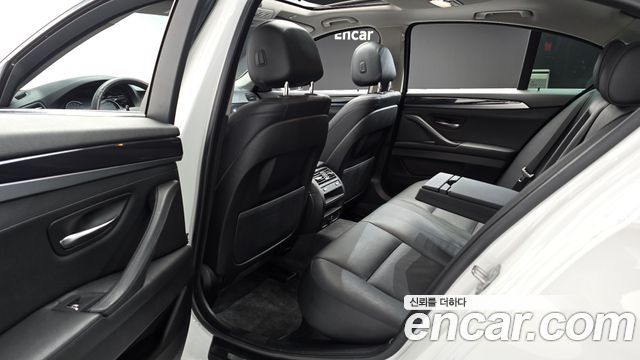 BMW 5-Series 2015 — photo 11