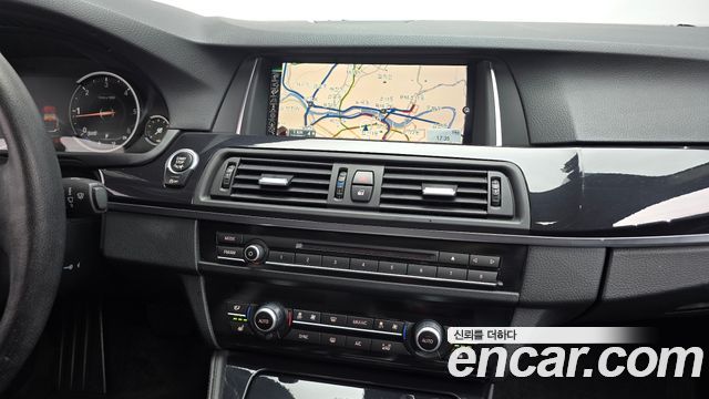 BMW 5-Series 2015 — photo 13
