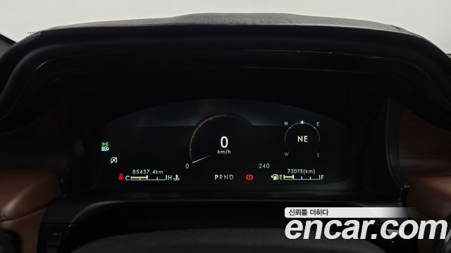 Lincoln Aviator 2022 — photo 11