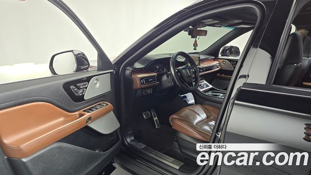 Lincoln Aviator 2022 — photo 13