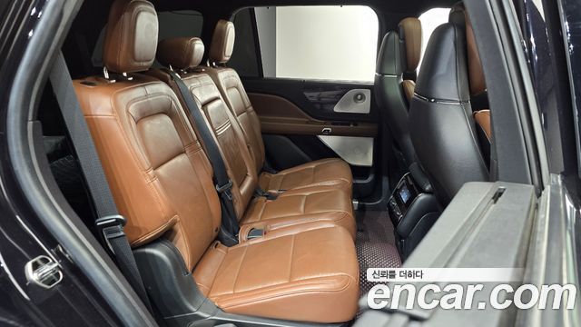 Lincoln Aviator 2022 — photo 17