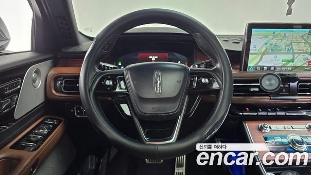 Lincoln Aviator 2022 — photo 18
