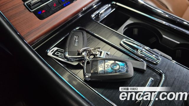 Lincoln Aviator 2022 — photo 22