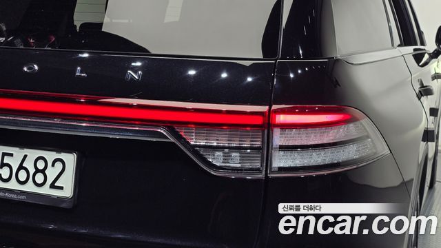 Lincoln Aviator 2022 — photo 9
