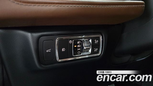 Lincoln Aviator 2022 — photo 28