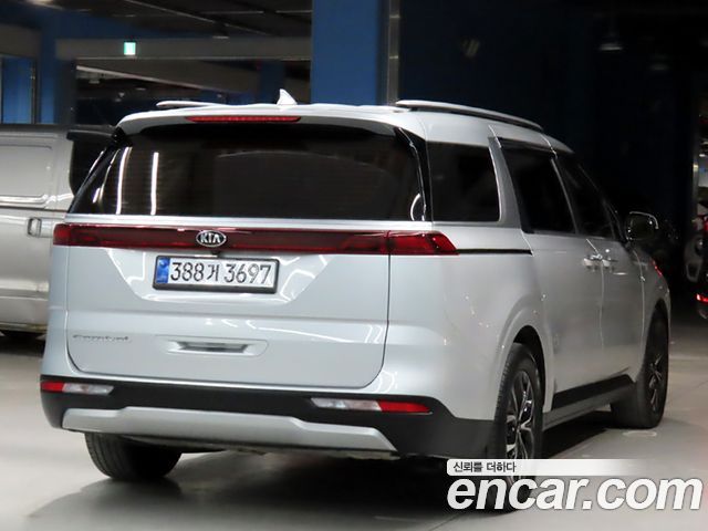 Kia Canival 2021 — photo 4