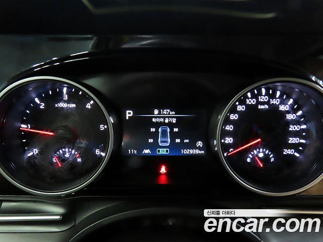 Kia Canival 2021 — photo 8