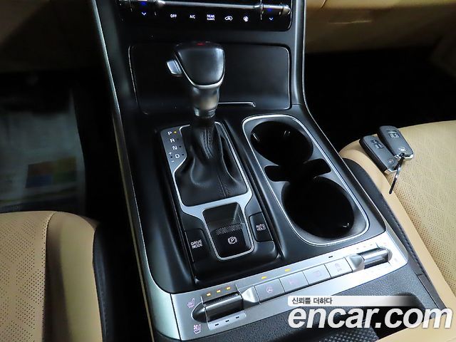Kia Canival 2021 — photo 12