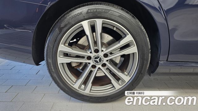 Mercedes-Benz E-Class 2021 — photo 5