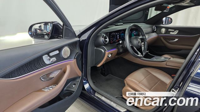 Mercedes-Benz E-Class 2021 — photo 13