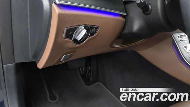 Mercedes-Benz E-Class 2021 — photo 23