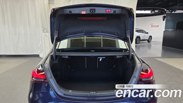Mercedes-Benz E-Class 2021 — photo 26