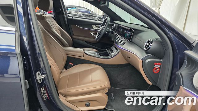 Mercedes-Benz E-Class 2021 — photo 16