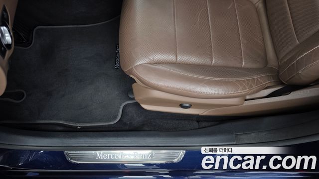 Mercedes-Benz E-Class 2021 — photo 31