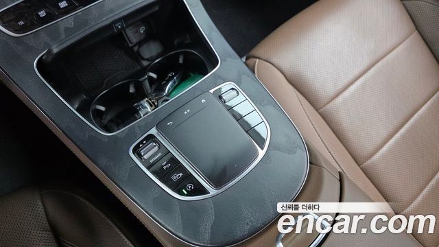 Mercedes-Benz E-Class 2021 — photo 33