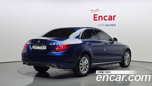 Mercedes-Benz C-Class 2019 — photo 2
