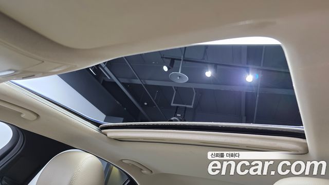 Mercedes-Benz C-Class 2019 — photo 22