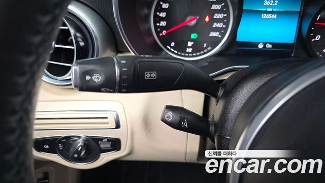 Mercedes-Benz C-Class 2019 — photo 25