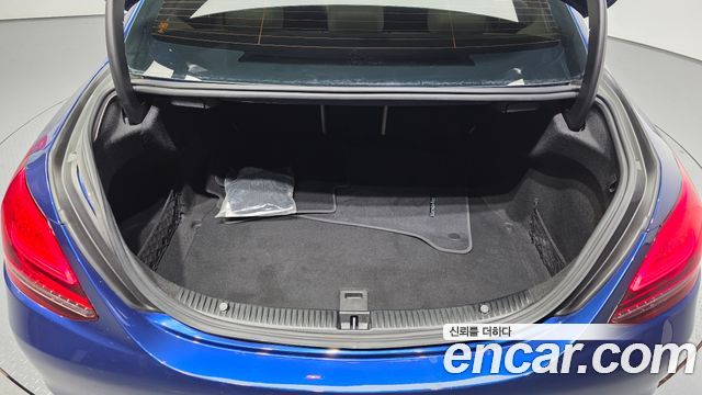 Mercedes-Benz C-Class 2019 — photo 26