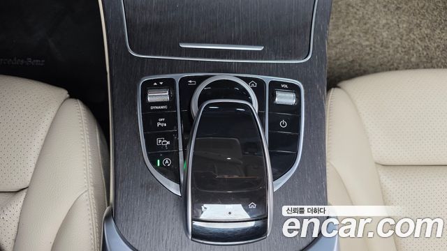 Mercedes-Benz C-Class 2019 — photo 31