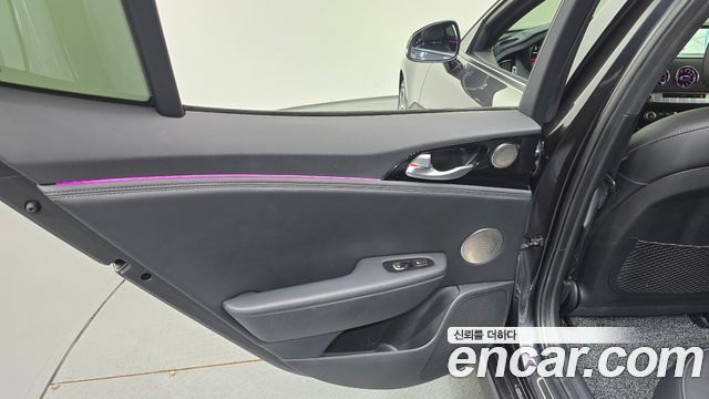 Kia Stinger 2018 — photo 15