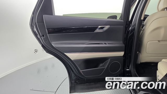 Genesis GV80 2023 — photo 15
