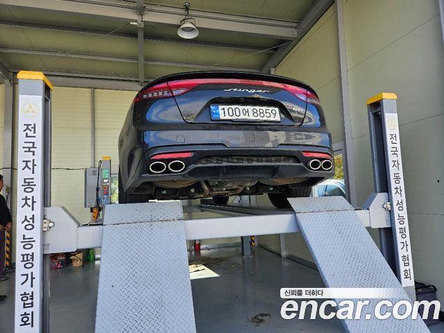 Kia Stinger 2021 — photo 2