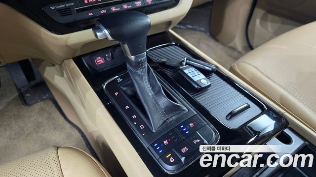 Kia Canival 2017 — photo 12