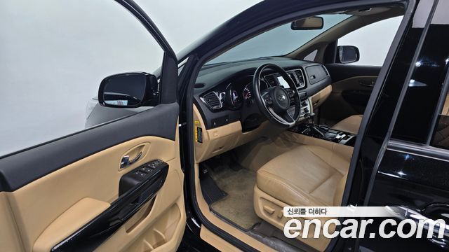 Kia Canival 2017 — photo 13