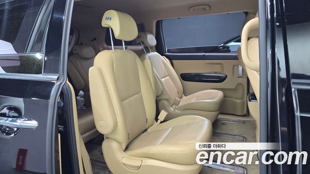 Kia Canival 2017 — photo 17
