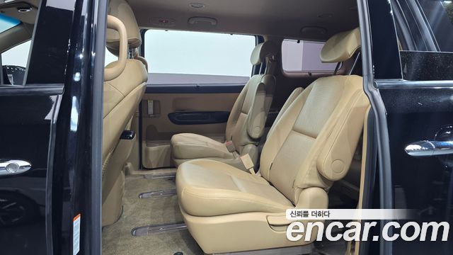 Kia Canival 2017 — photo 18