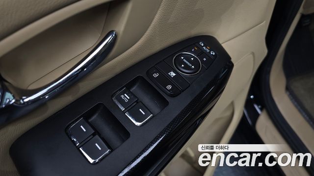 Kia Canival 2017 — photo 25