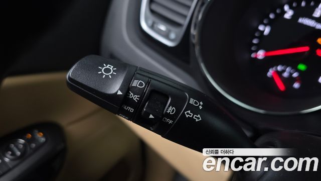 Kia Canival 2017 — photo 26