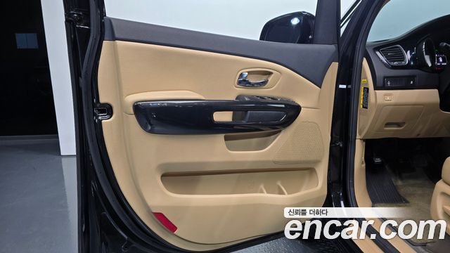 Kia Canival 2017 — photo 14
